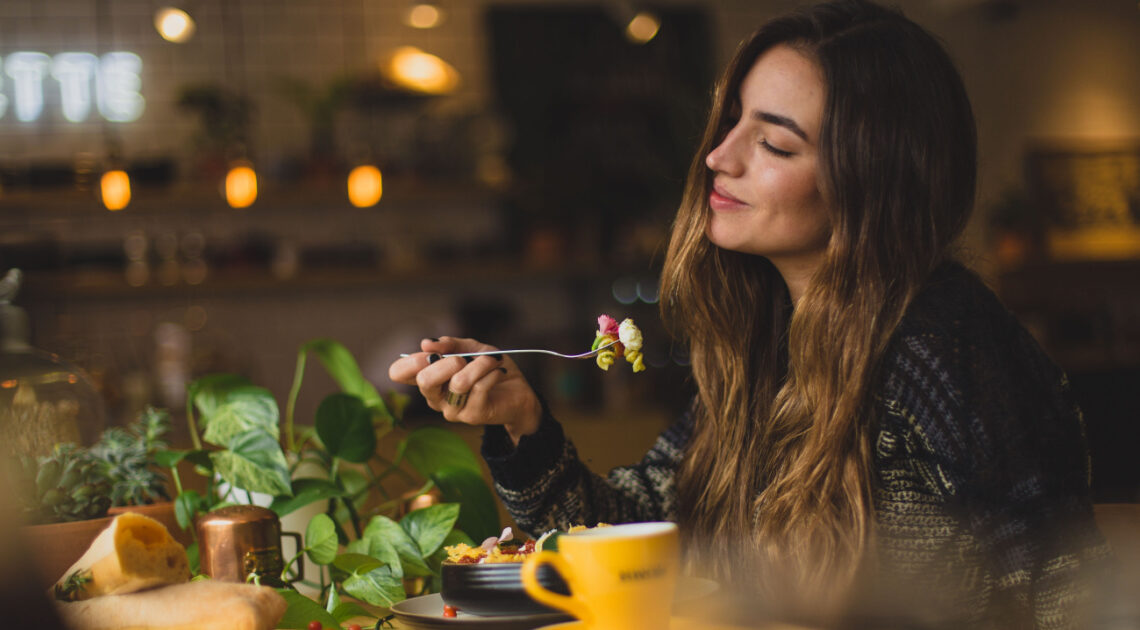 This One Simple Thing Can Help Control Your Waistline