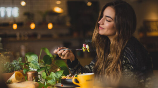 This One Simple Thing Can Help Control Your Waistline